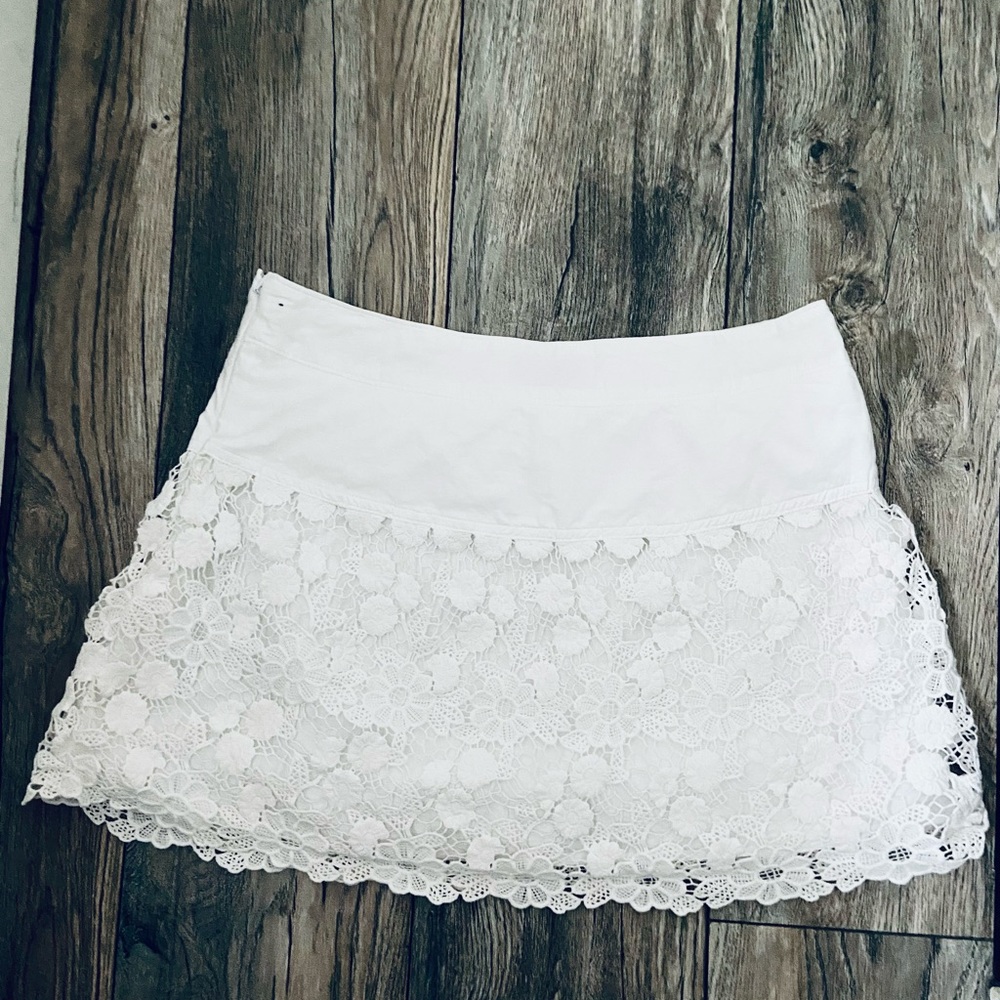 Women’s White Lace Skirt - Picture 2 of 4